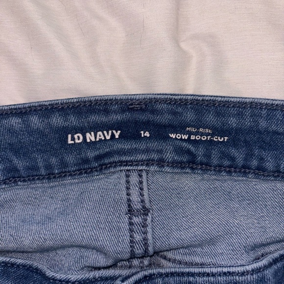 Old Navy Women's Mid Rise Bootcut Medium Wash Jeans - Picture 4 of 4